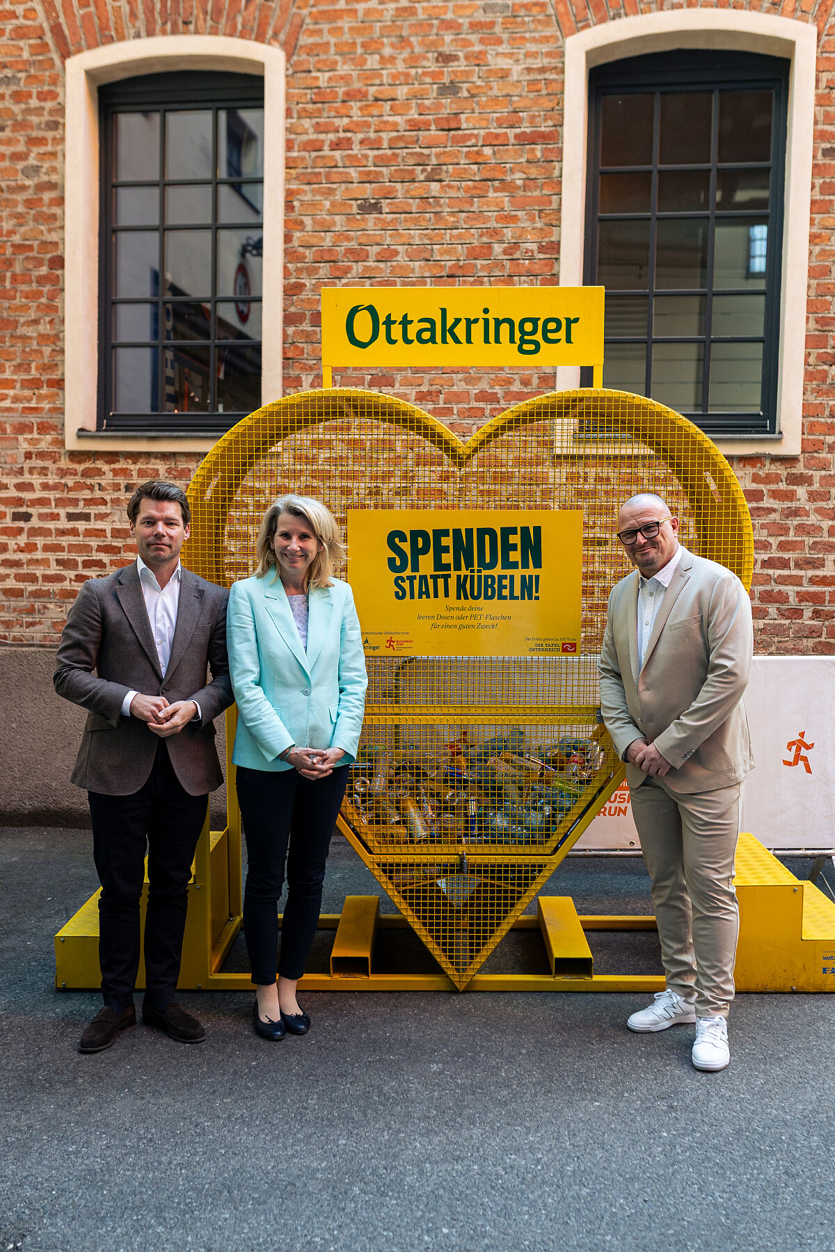 Florian Hochebner (Ottakringer Brauerei), Alexandra Gruber (Die Tafel Österreich) und Gerhard Wehr (Wien Energie Business Run)
