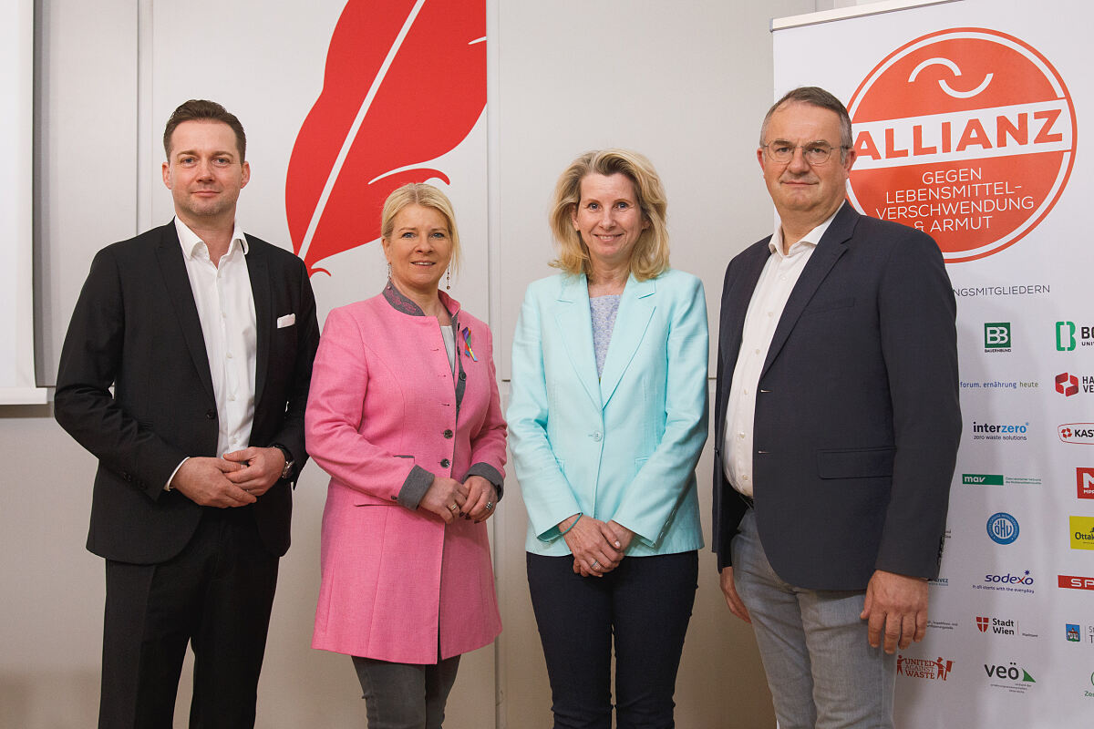 Sprecher:innen am Podium