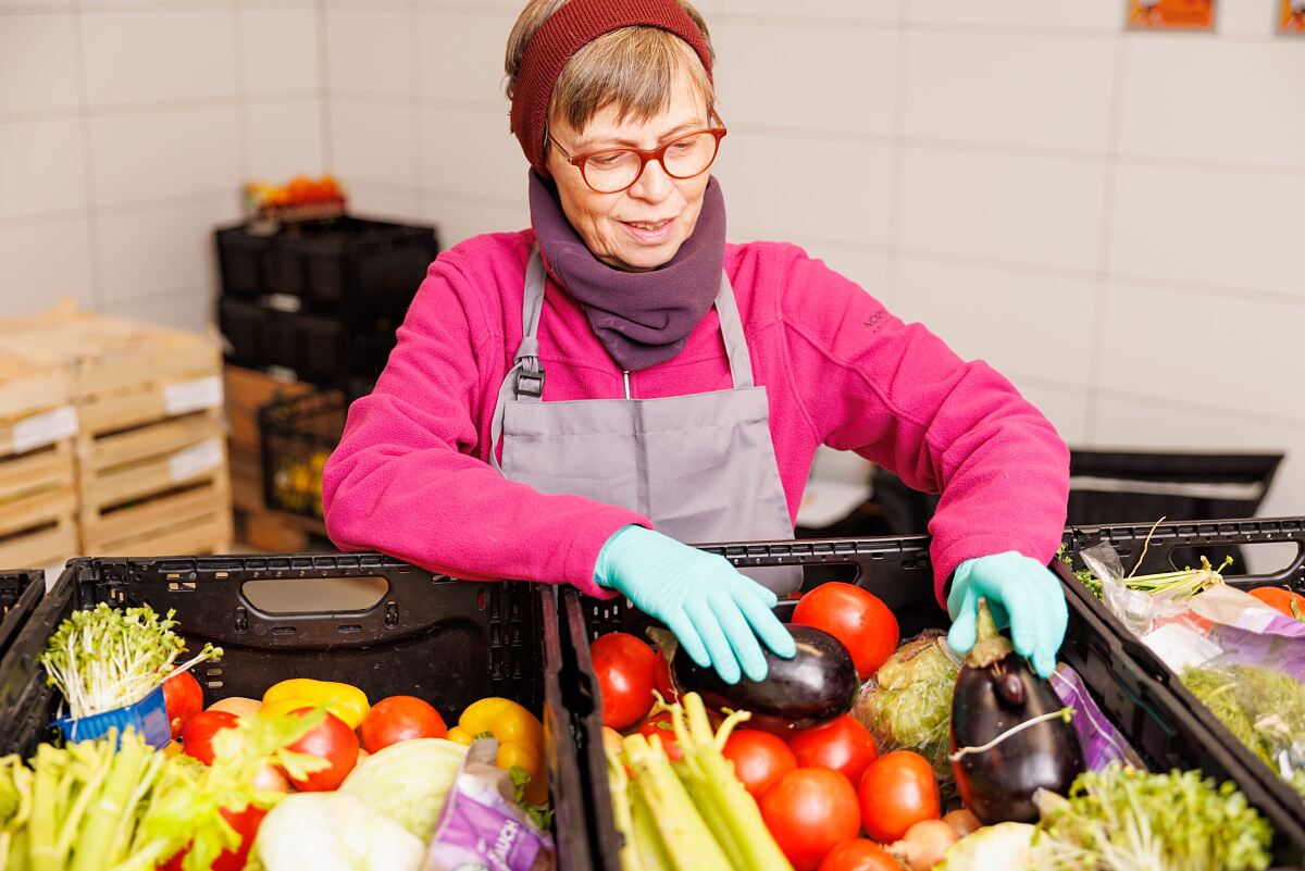Vorbereitung von Lebensmittelkisten