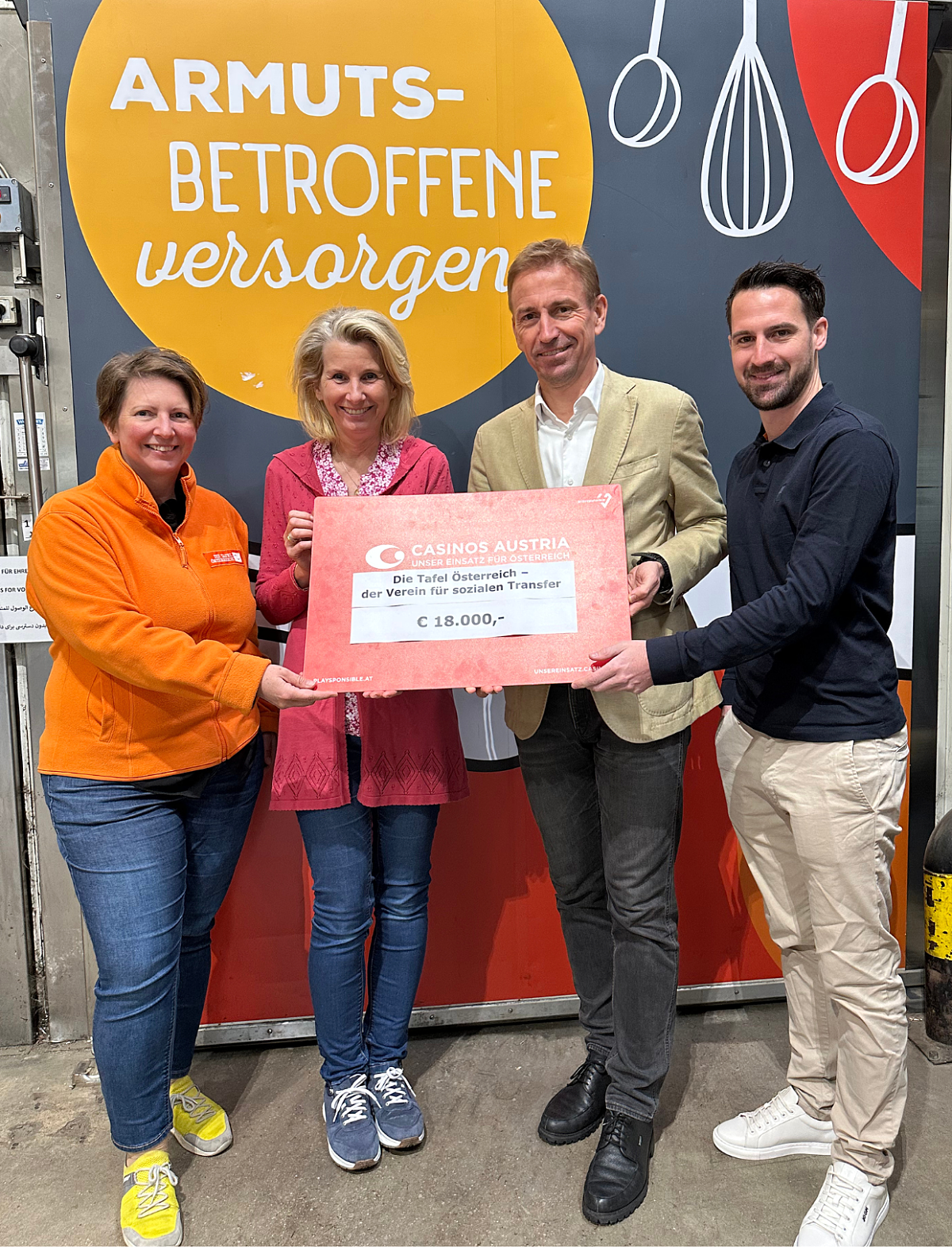 Spendencheck-Übergabe