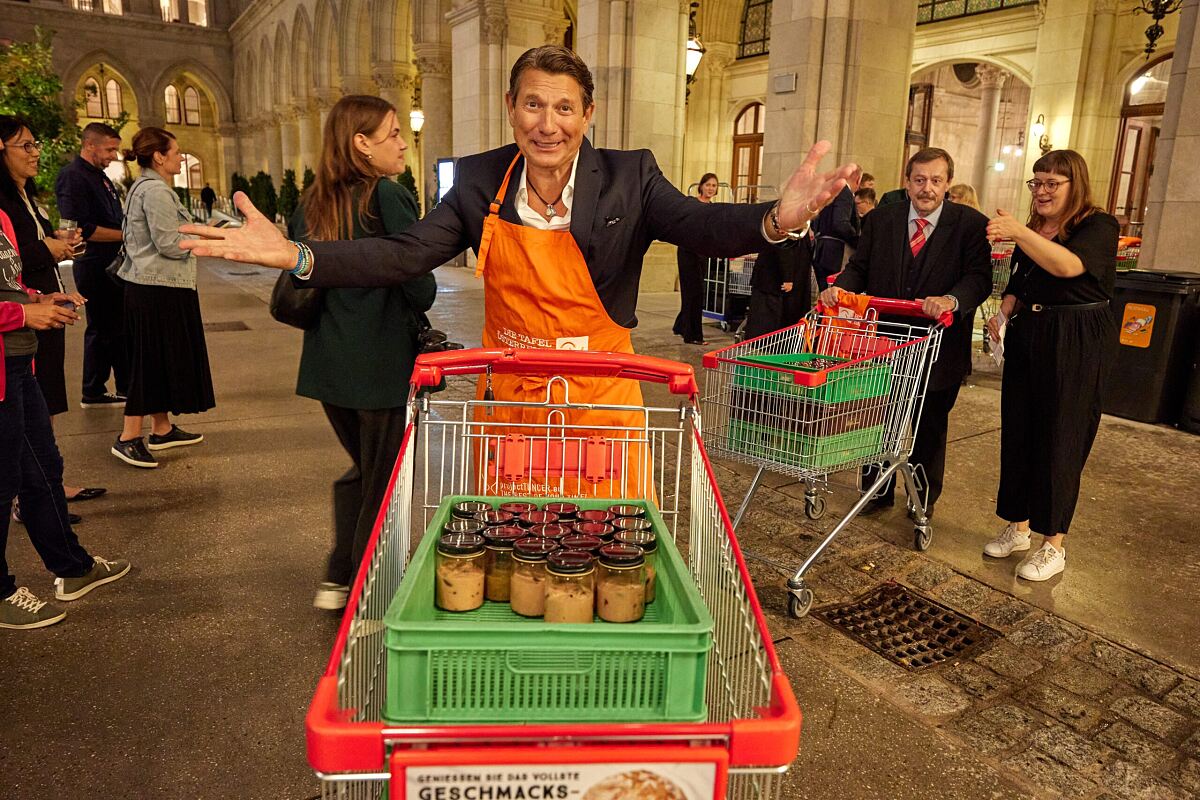 Das Servieren der Hauptspeisen