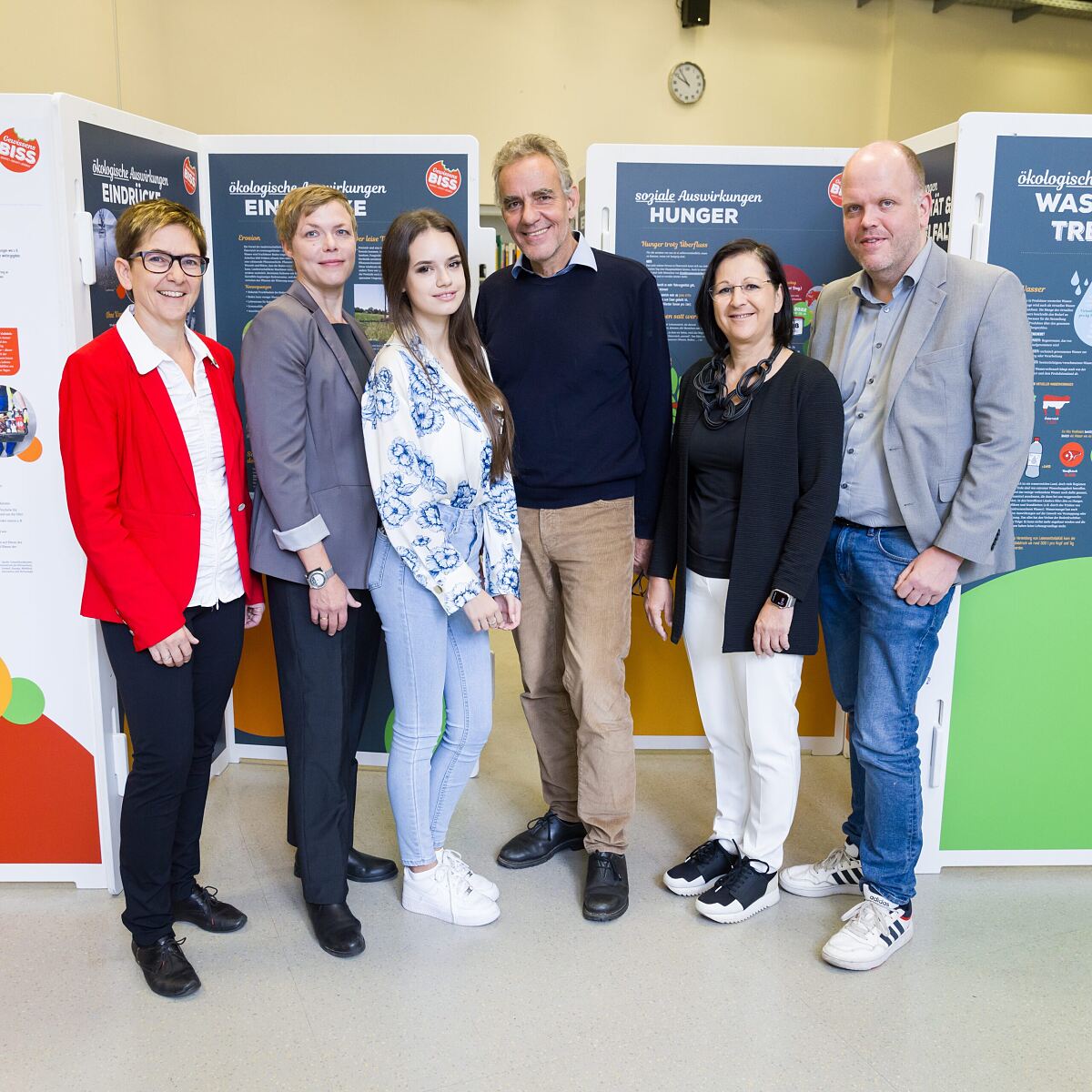 Podium zum Start der Wanderausstellung GewissensBISS